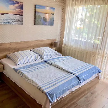 Unio Vendeghaz 1 Apartment *