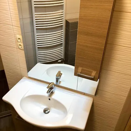 Unio Vendeghaz 1 Apartment *