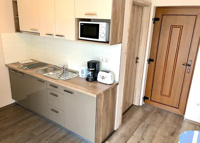 Unio Vendeghaz 1 * שיופוק