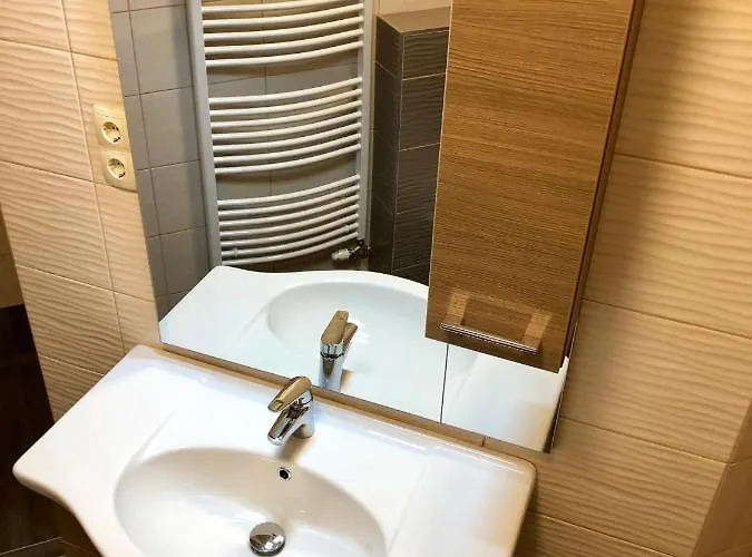 Unio Vendeghaz 1 Apartmán *